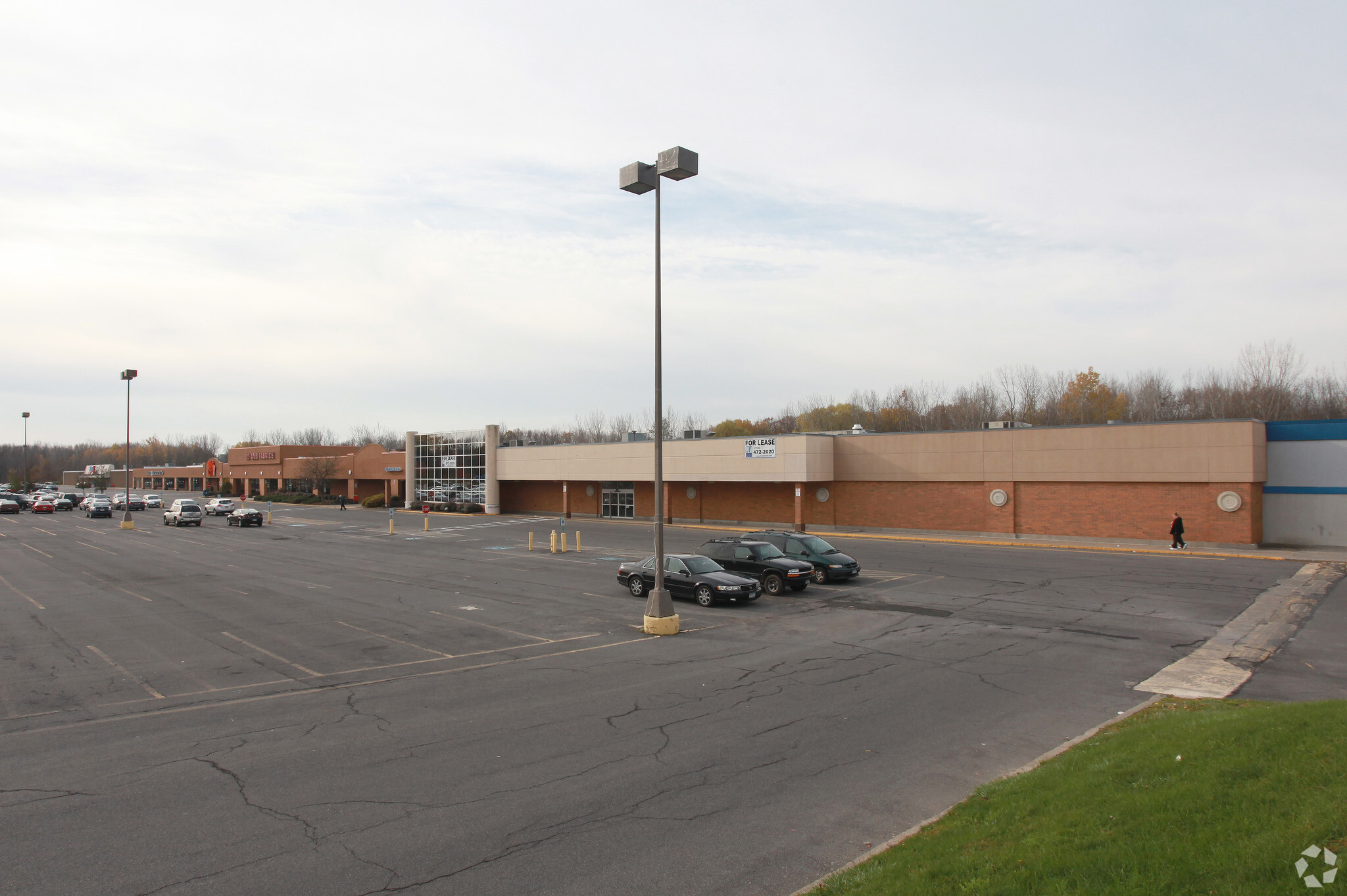 8015 Oswego Rd, Liverpool, NY for Rent