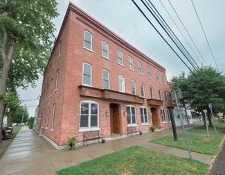 Cape Vincent, NY Hospitality - 111 W Broadway St