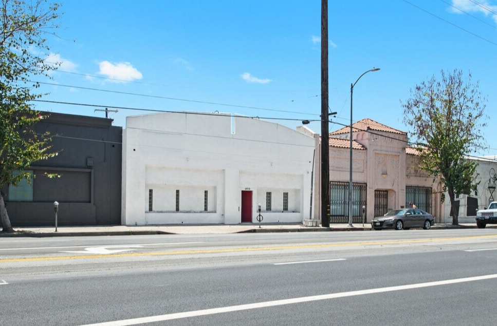 6910-6912 Santa Monica Blvd, Los Angeles, CA for Sale