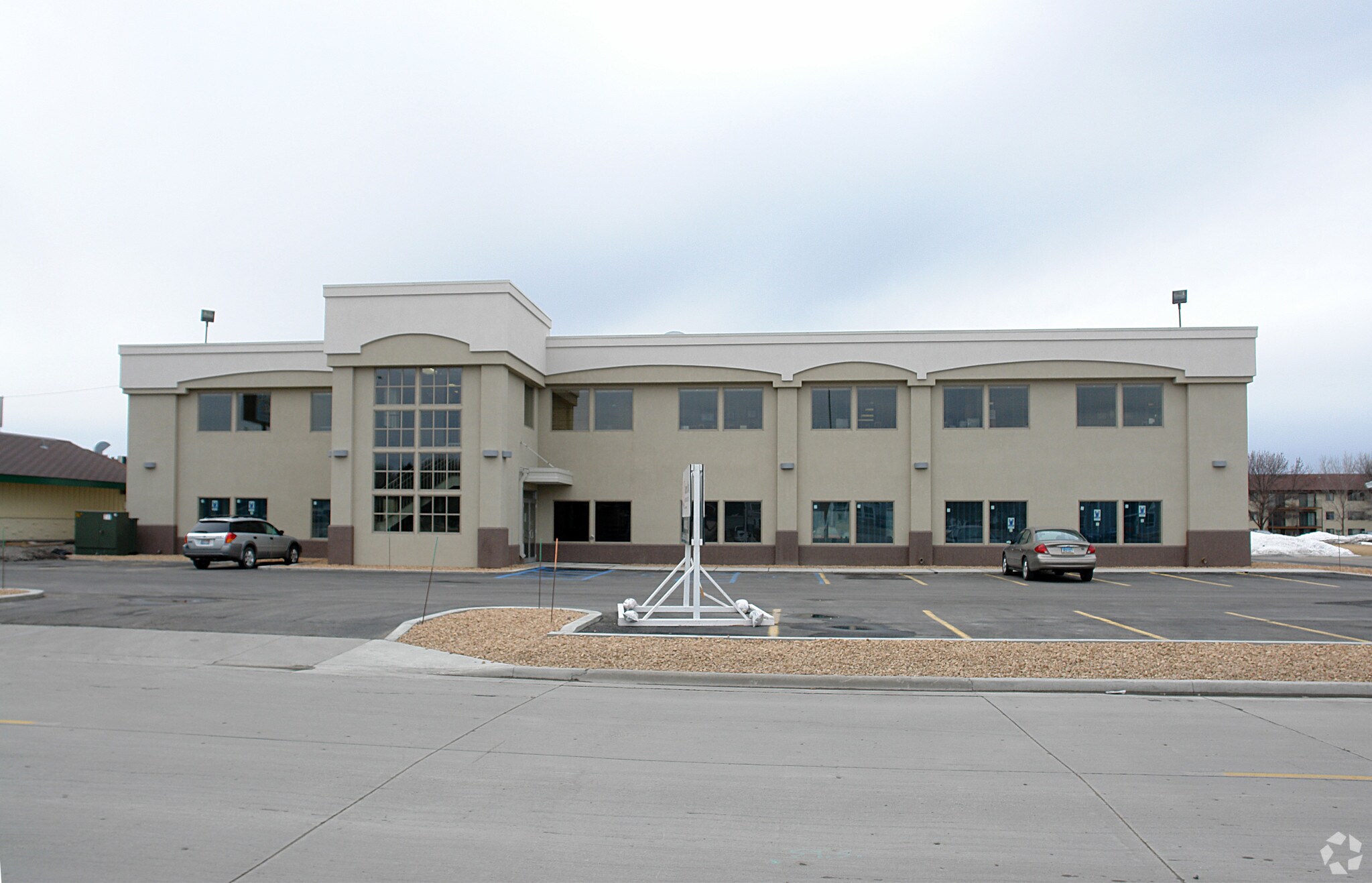 2537 University Dr S, Fargo, ND for Sale
