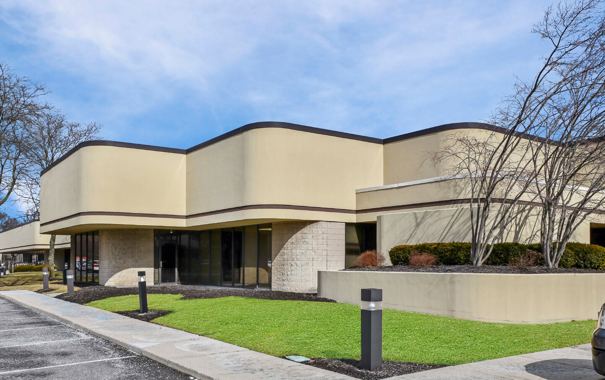 220-222 E Campus View Blvd, Columbus, OH for Rent