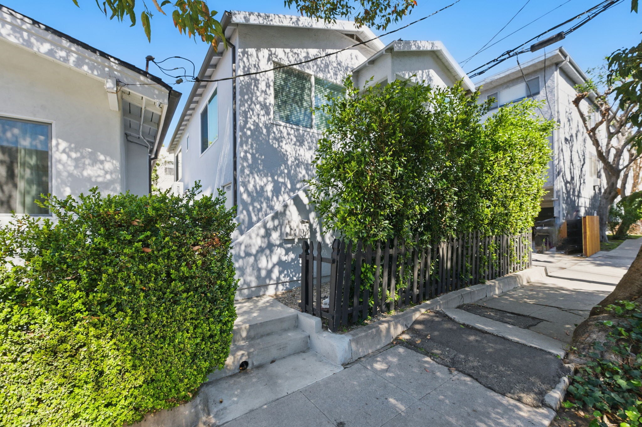 11565 Iowa Ave, Los Angeles, CA for Sale