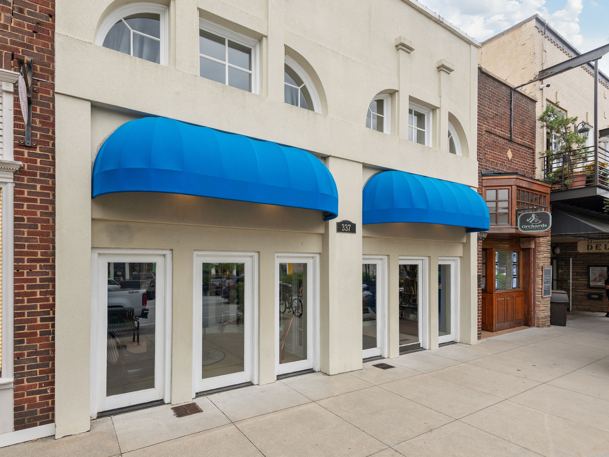 337 N Main St, Hendersonville, NC for Sale