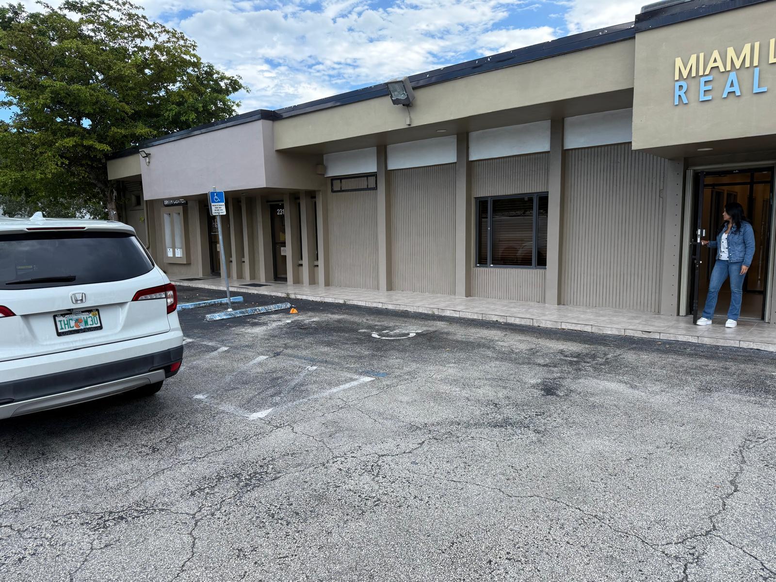 2316-2318 Hollywood Blvd, Hollywood, FL for Rent