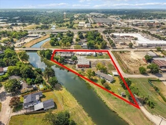 Pasadena, TX Commercial - 704 W Shaw Ave