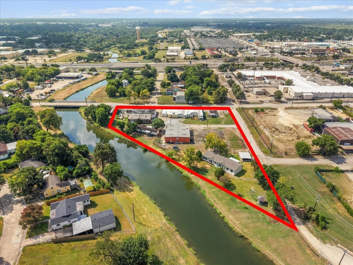 704 W Shaw Ave, Pasadena, TX for Sale