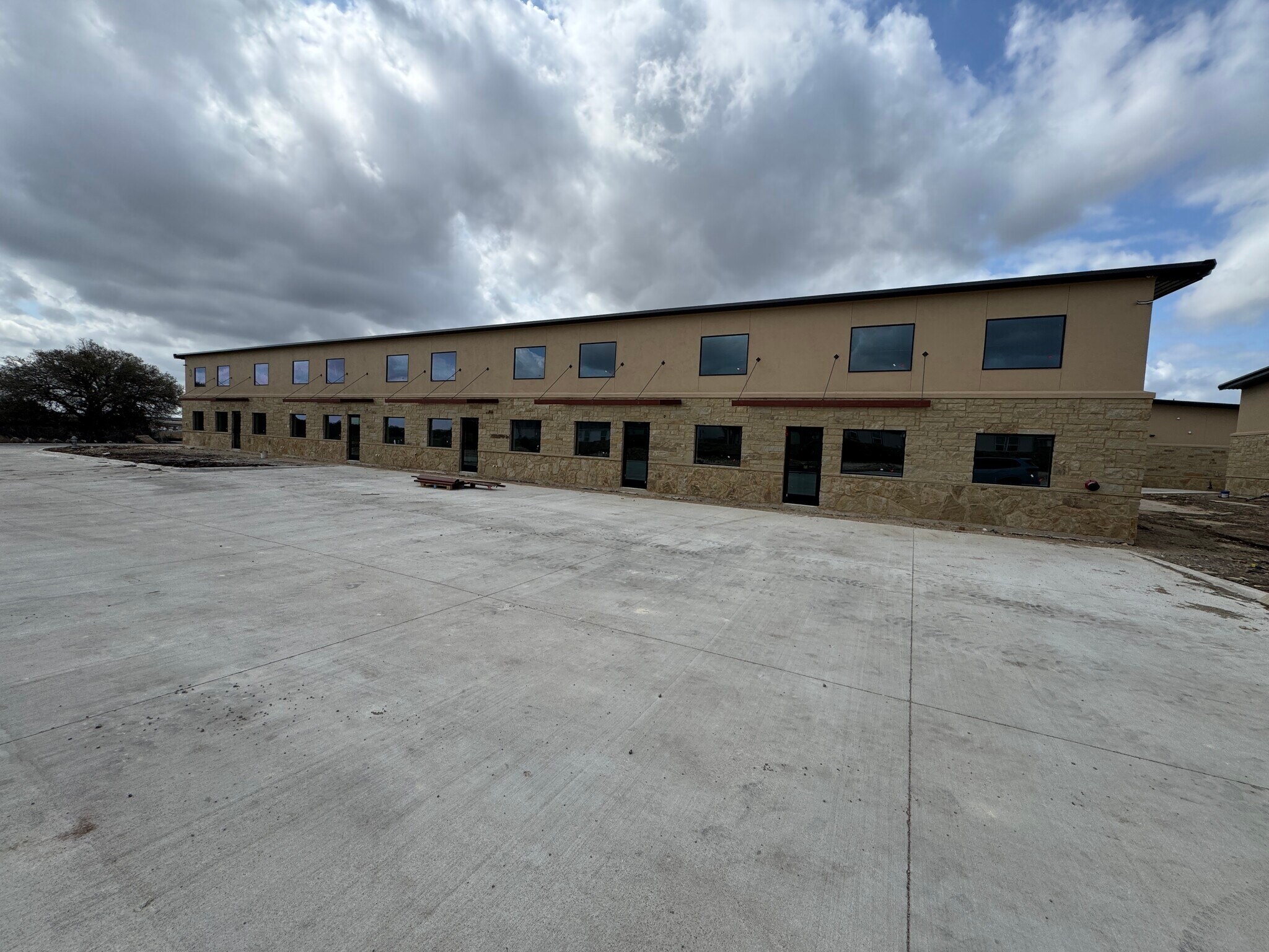 401 S Chitalpa St, Leander, TX for Sale