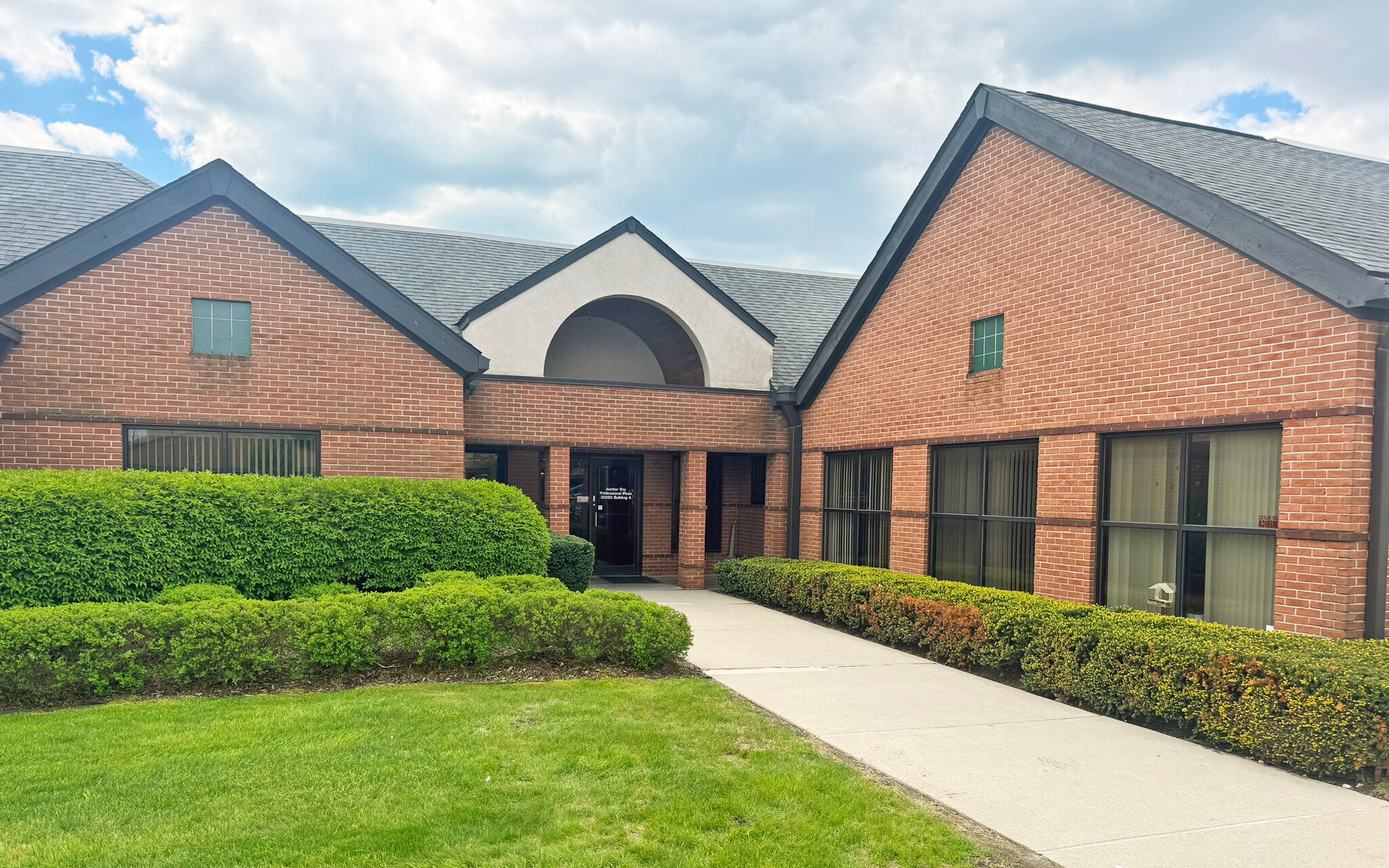 35050-35054 23 Mile Rd, New Baltimore, MI for Rent