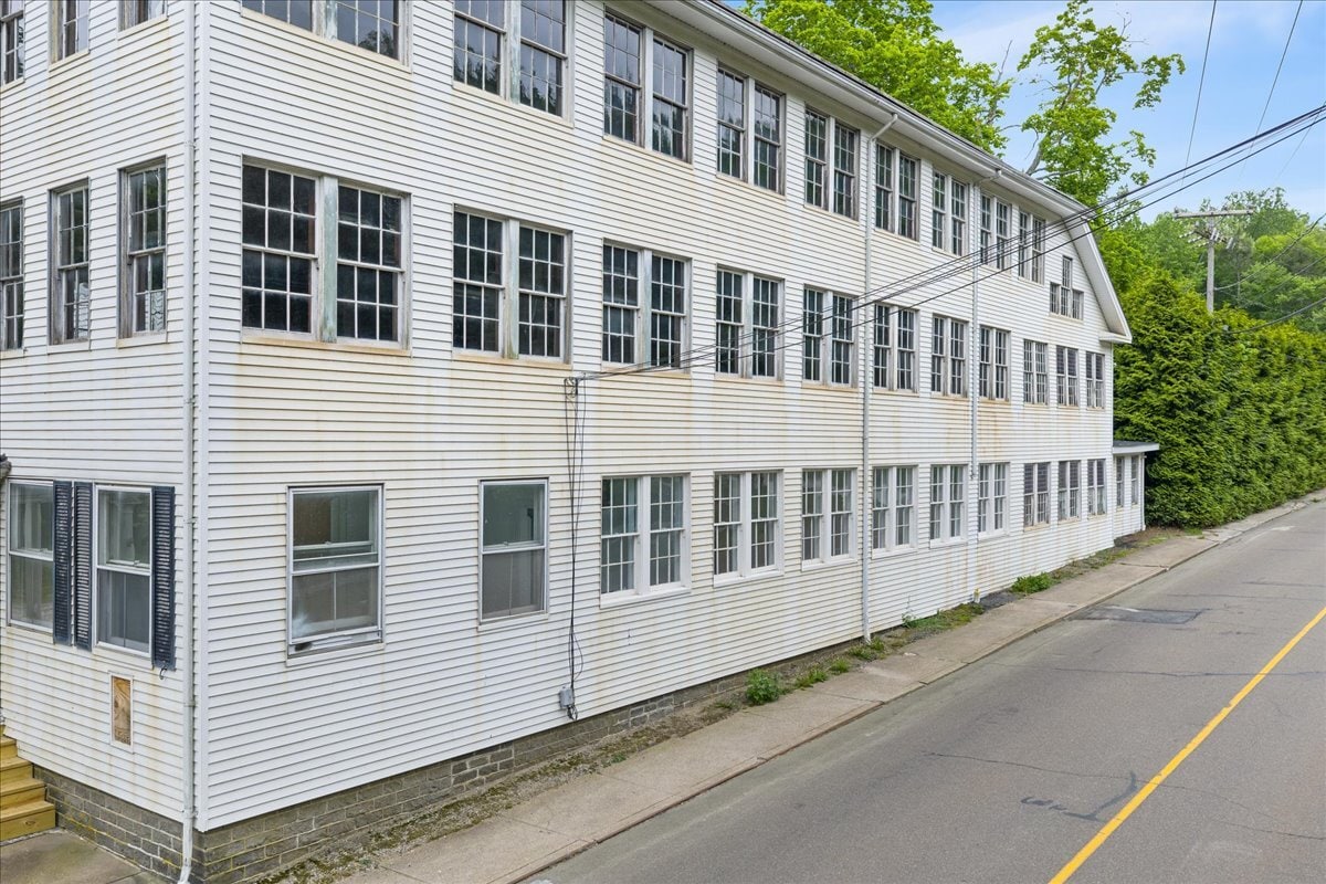 33 Liberty St, Chester, CT for Sale
