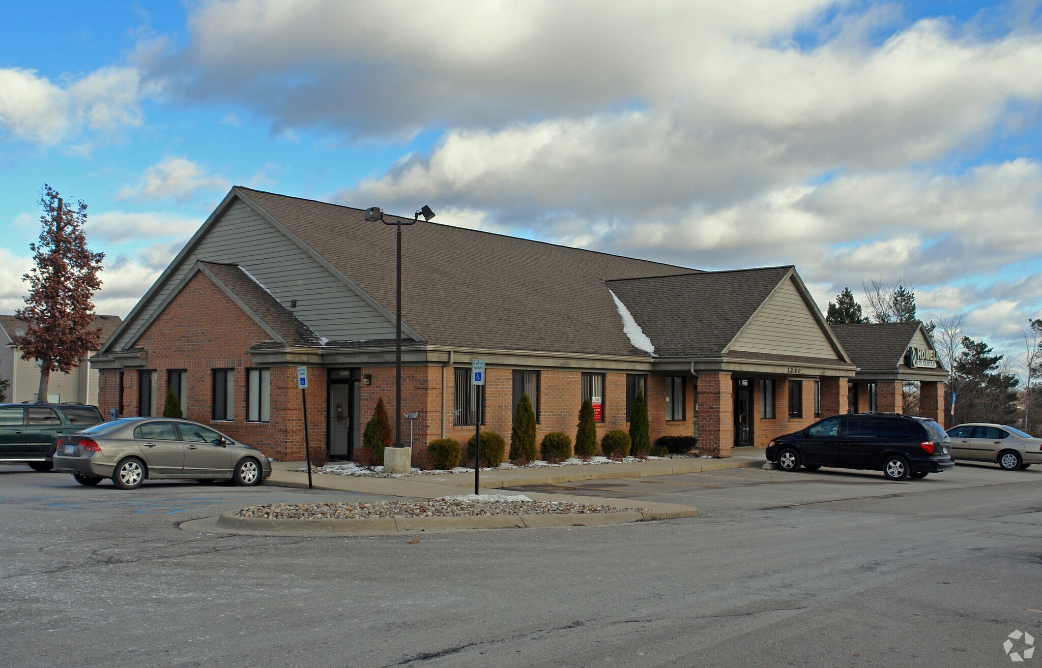 2790 W Grand River Ave Howell, MI 48843 Office Property for Lease on