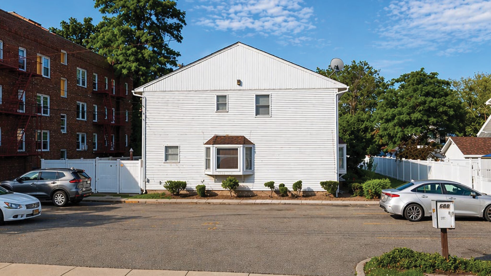 688 Merrick Rd, Baldwin, NY for Sale