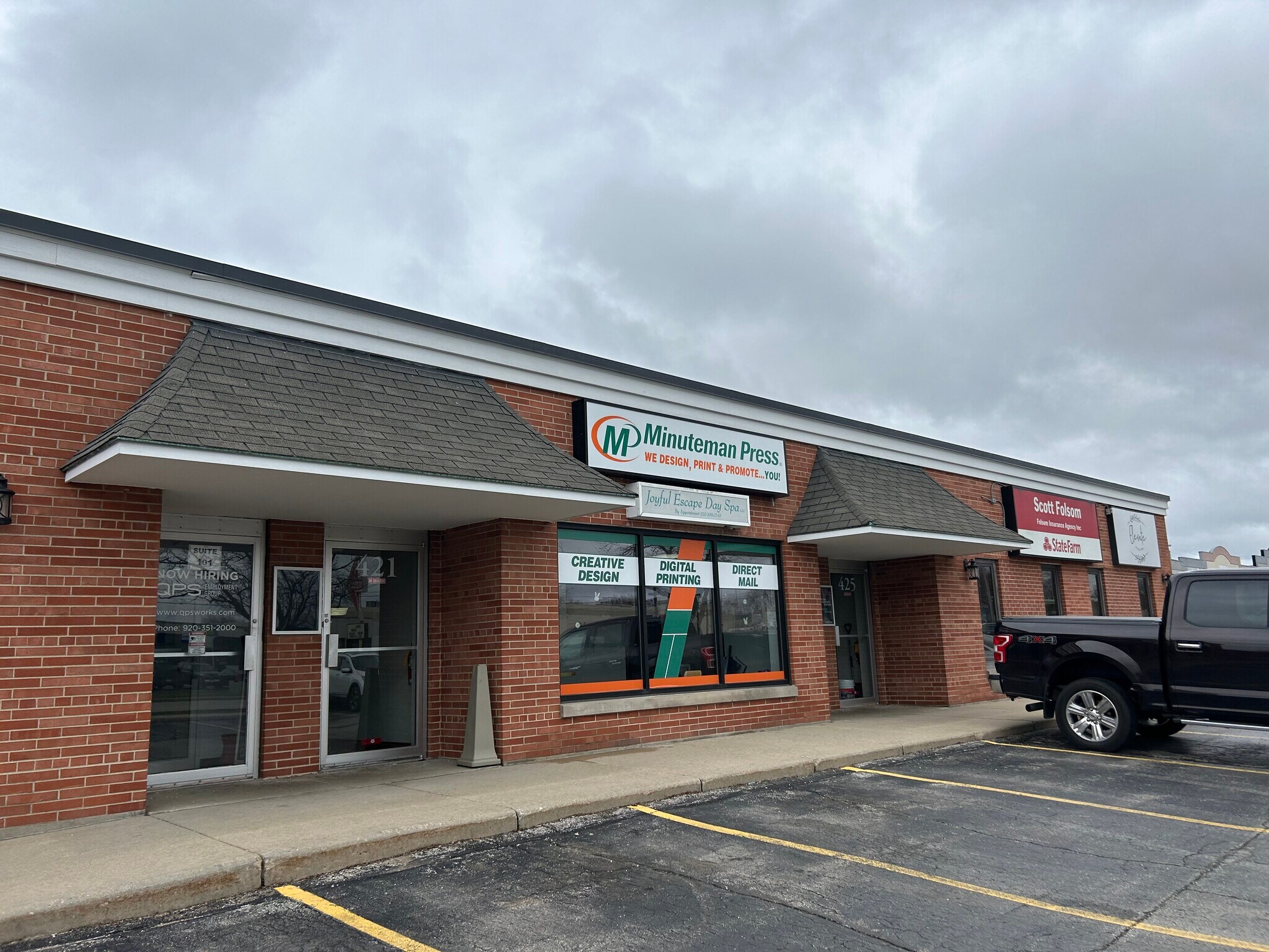 421-425 S Military Ave, Green Bay, WI for Rent