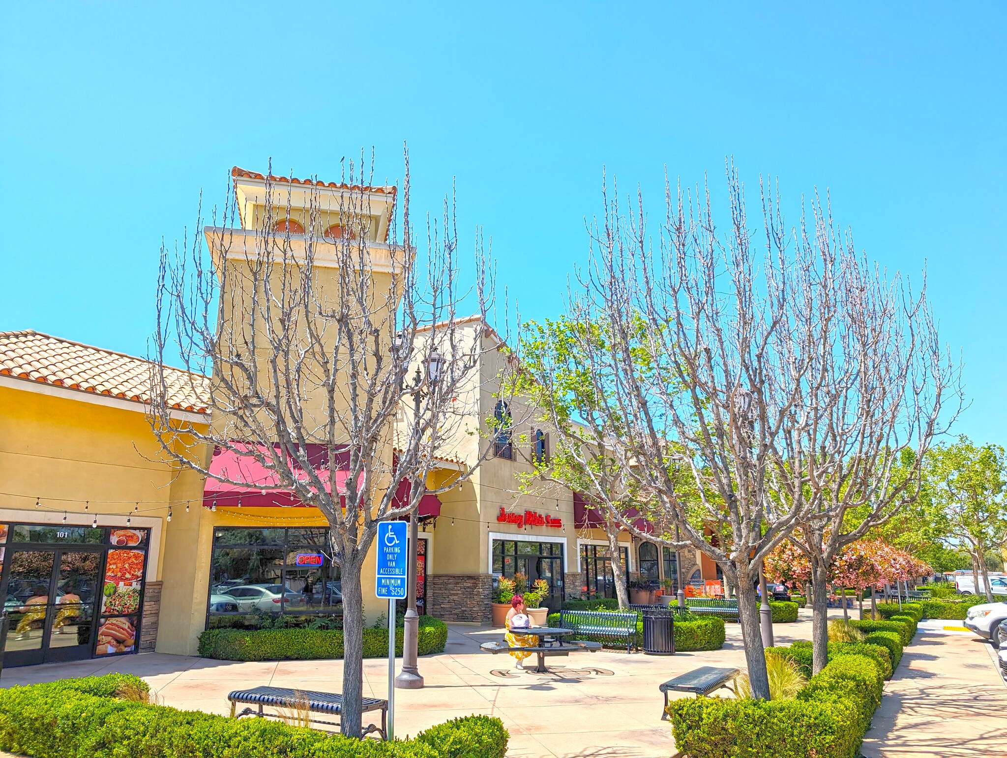 140-200 W Los Angeles Ave, Moorpark, CA for Rent