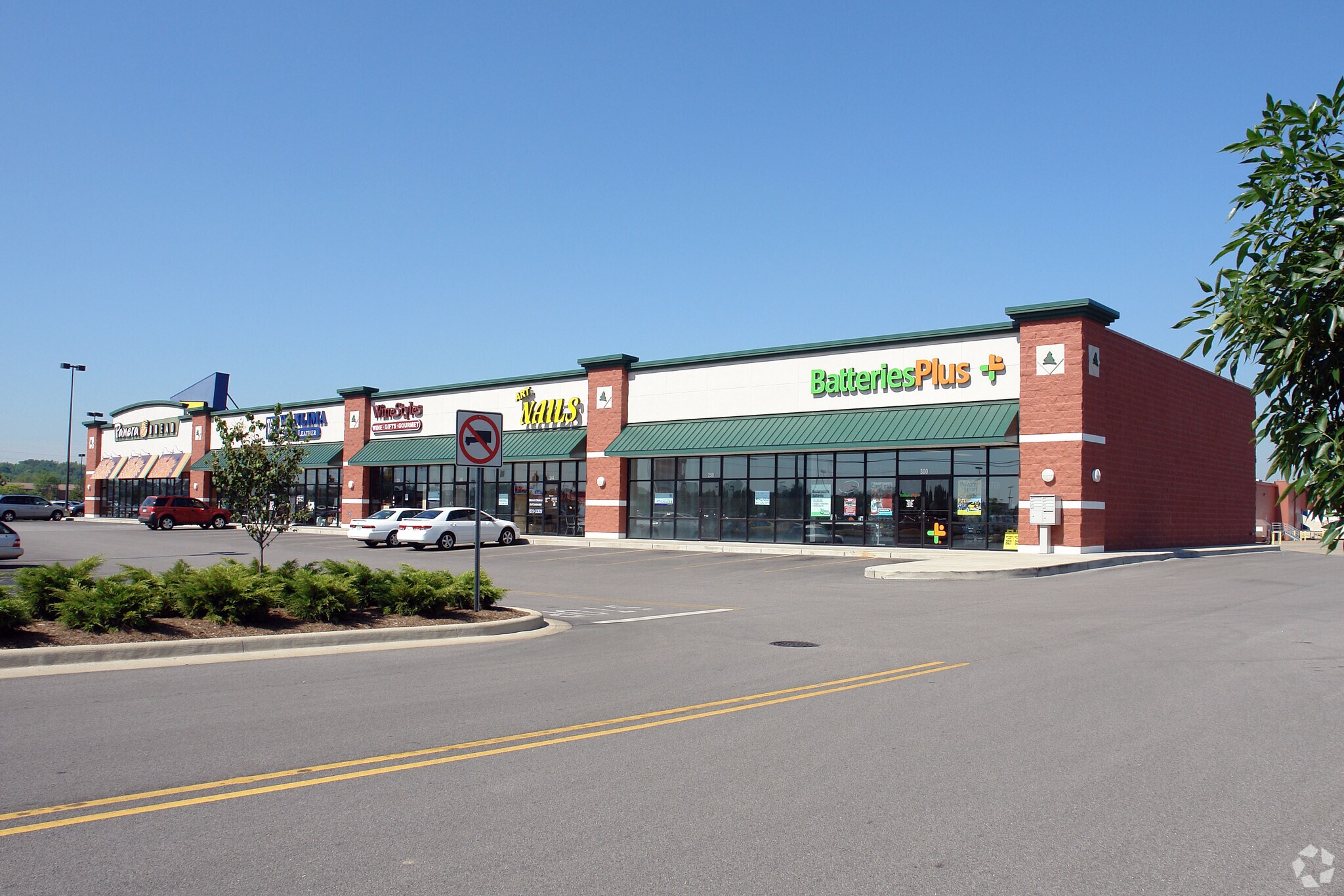 220-300 N Burkhardt Rd, Evansville, IN for Rent