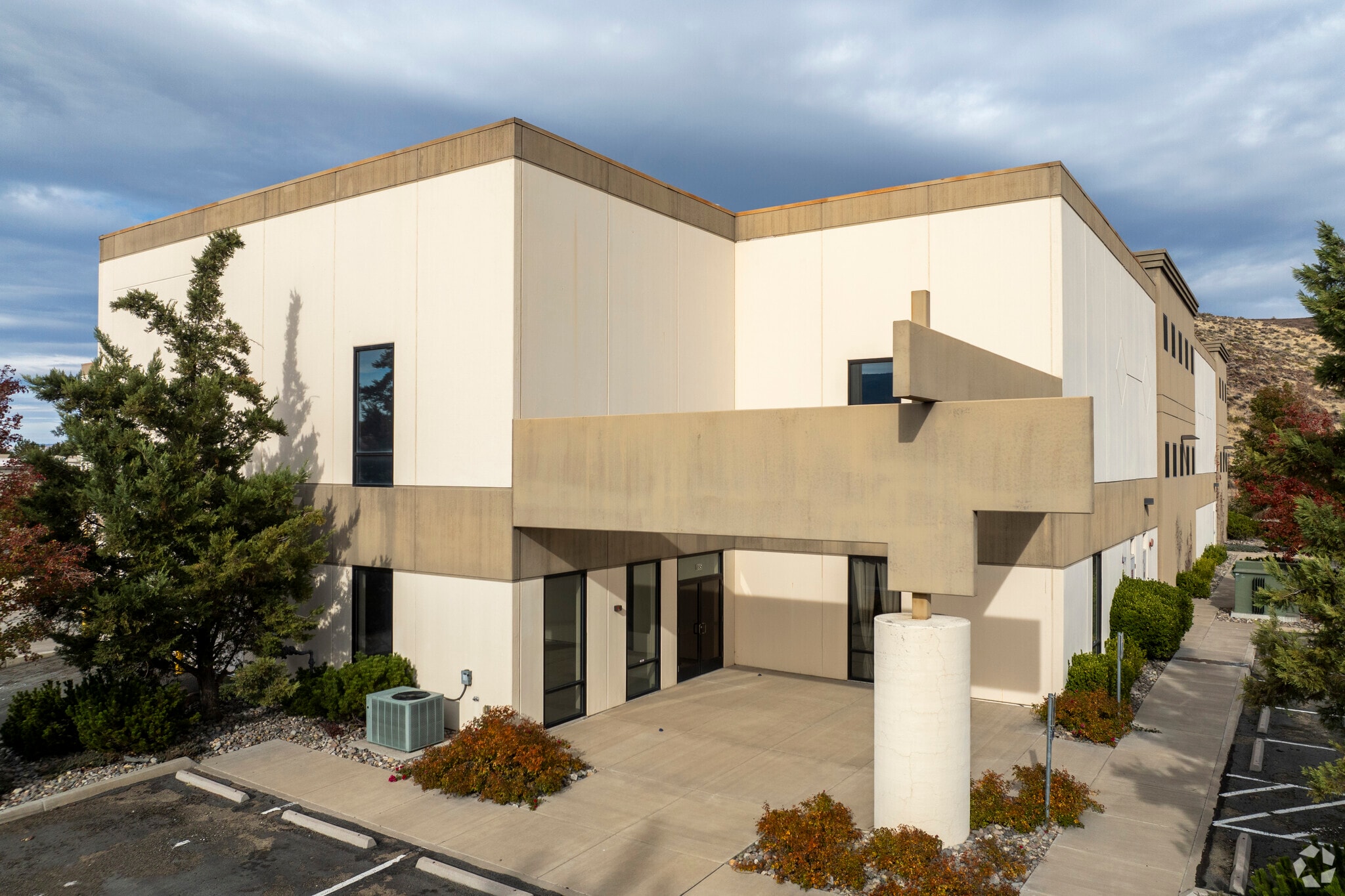 895 Maestro Dr, Reno, NV for Sale