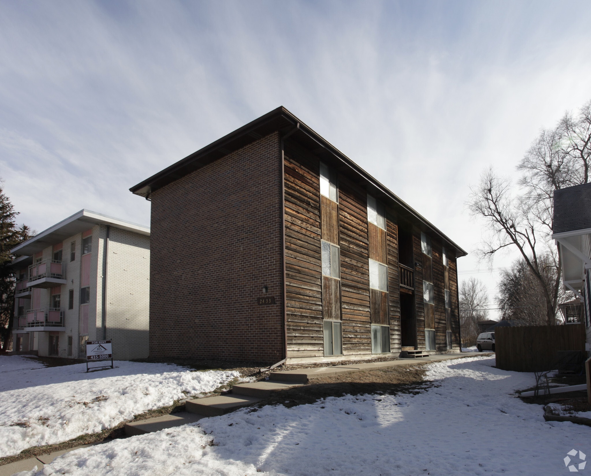 2433 E St, Lincoln, NE for Sale