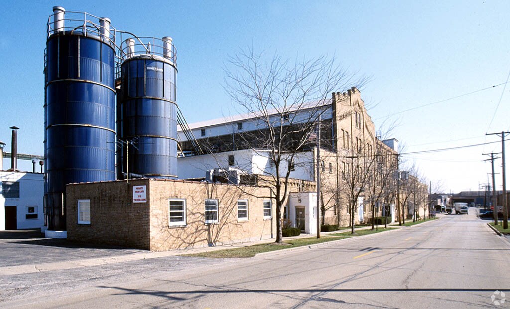 520 E Church St, Libertyville, IL for Sale
