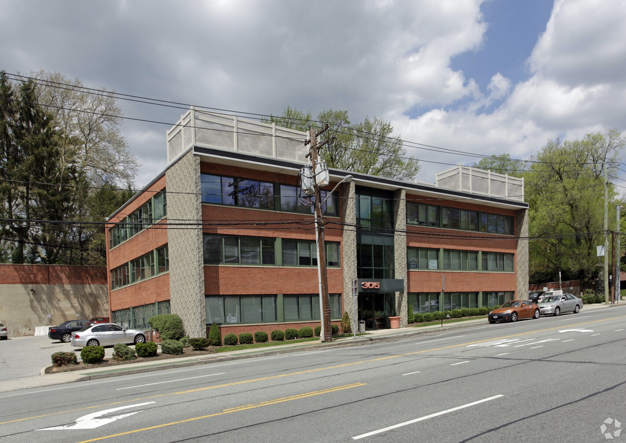 305 Northern Blvd, Great Neck, NY for Rent
