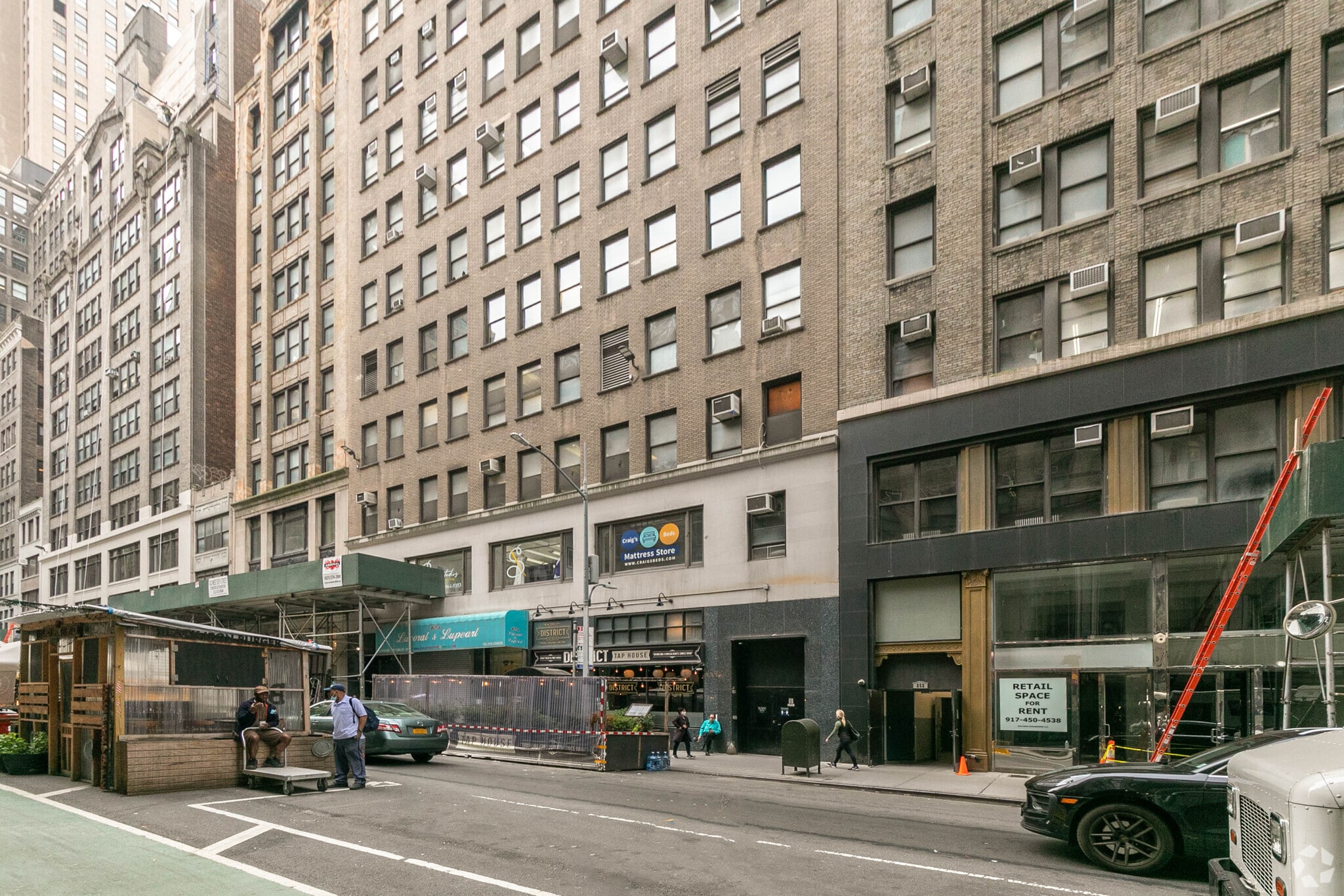 246 W 38th St, New York, NY for Rent