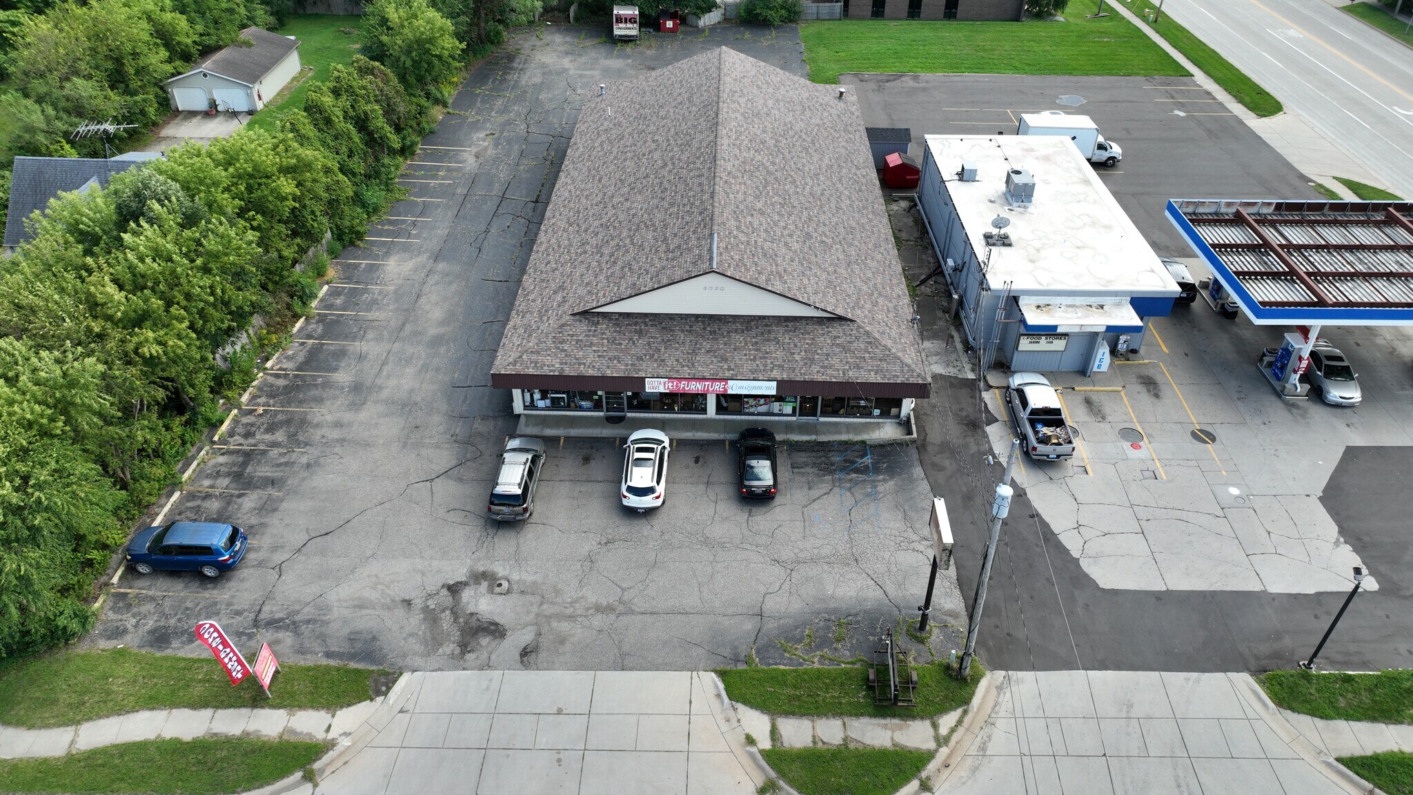 6020 Davison Rd, Burton, MI for Sale