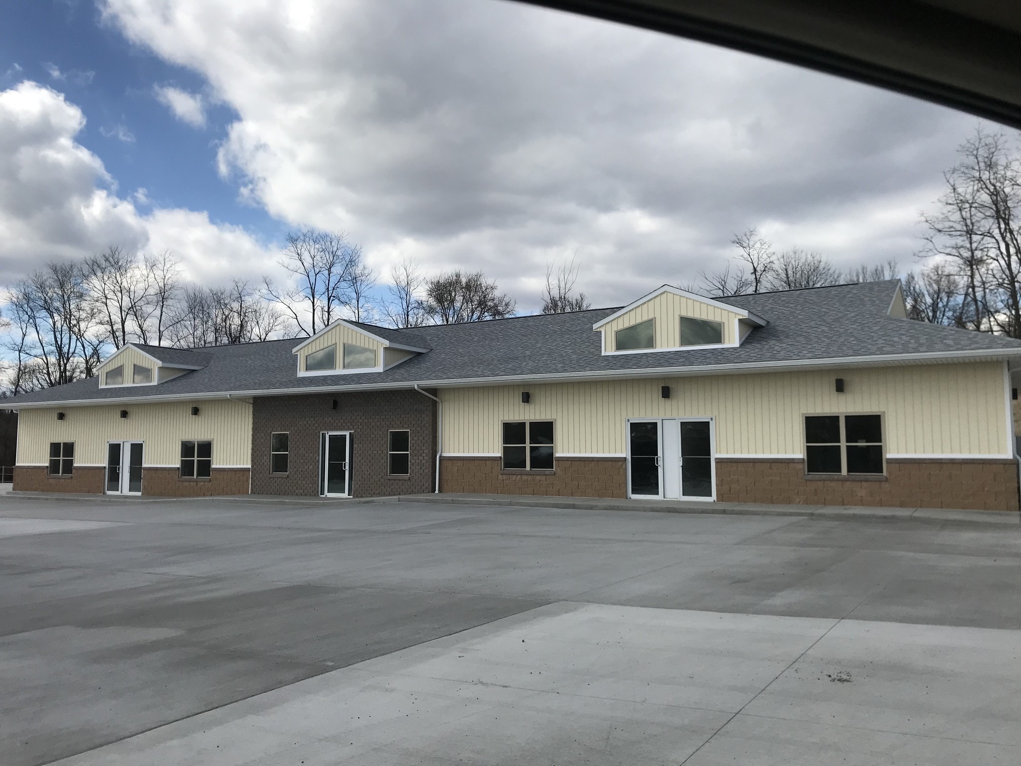 390 American Way, Weirton, WV for Rent