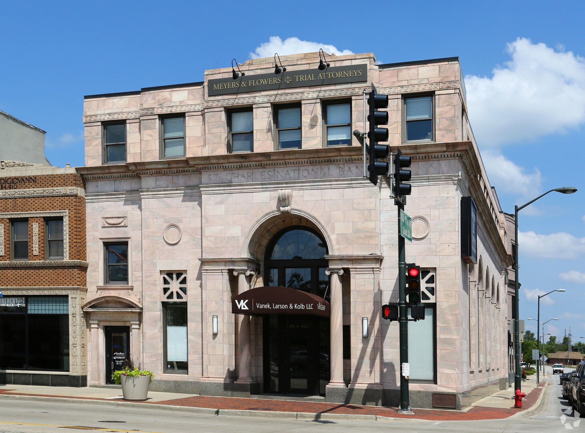 202 W Main St, St Charles, IL for Rent