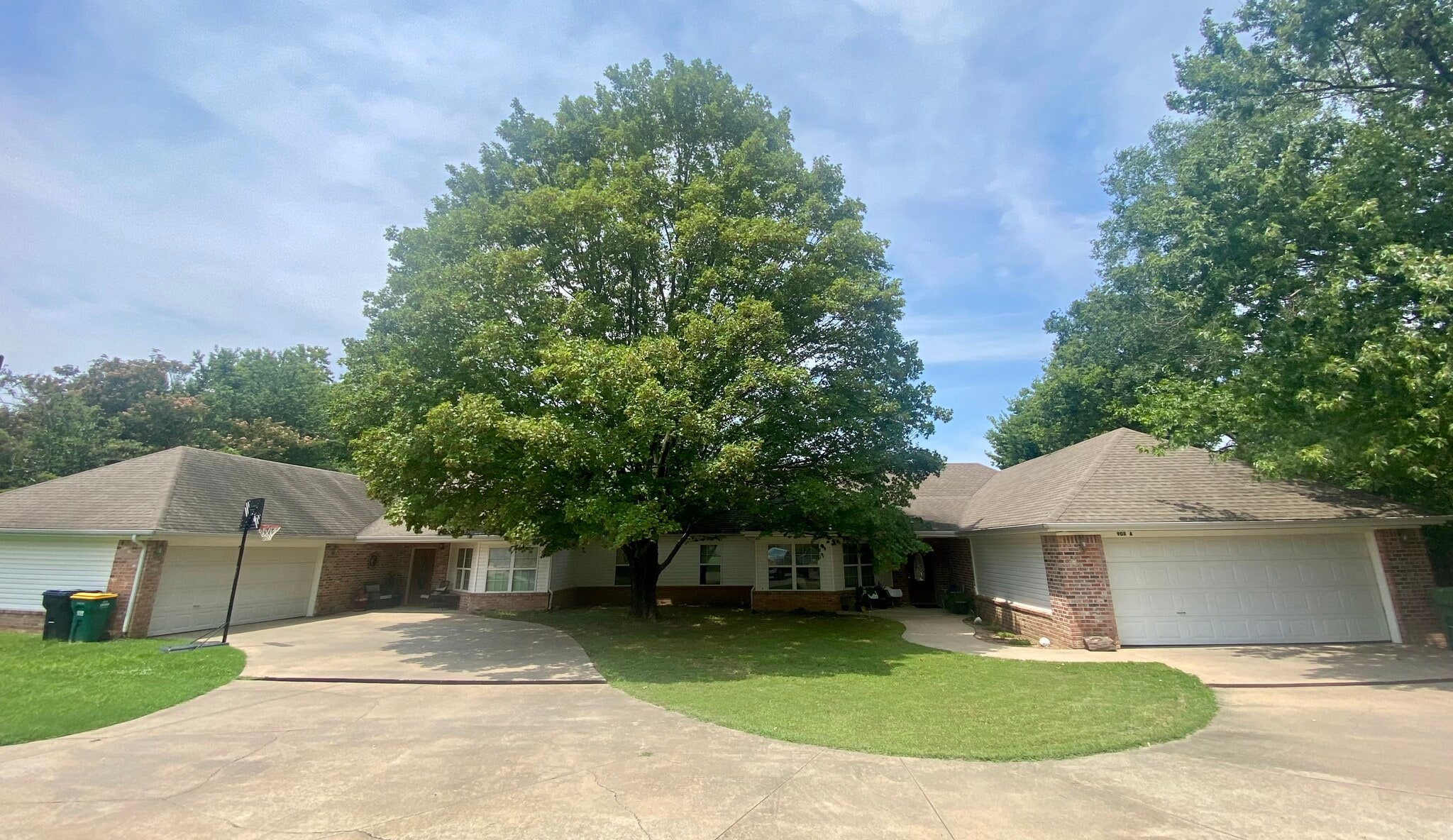 908 S 28th St, Rogers, AR for Sale
