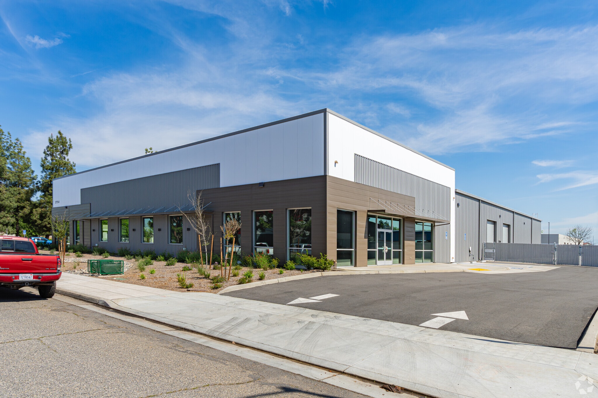 2754 Business Park Ave, Fresno, CA for Rent