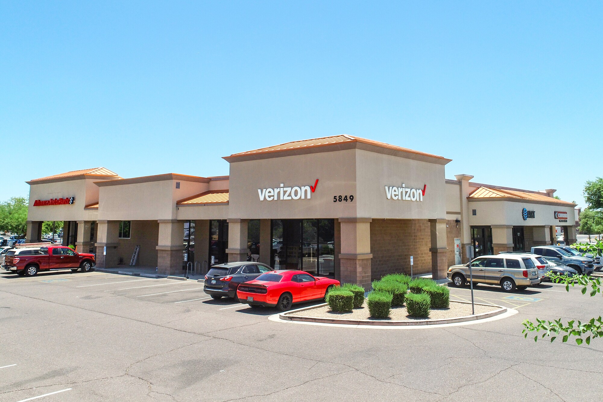 5849 W Northern Ave Glendale, AZ 85301 Retail Property for Sale on