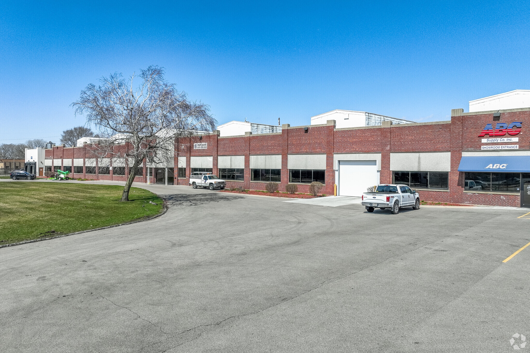 2020 Harrison Ave Rockford, IL 61104 Industrial Property for Lease on