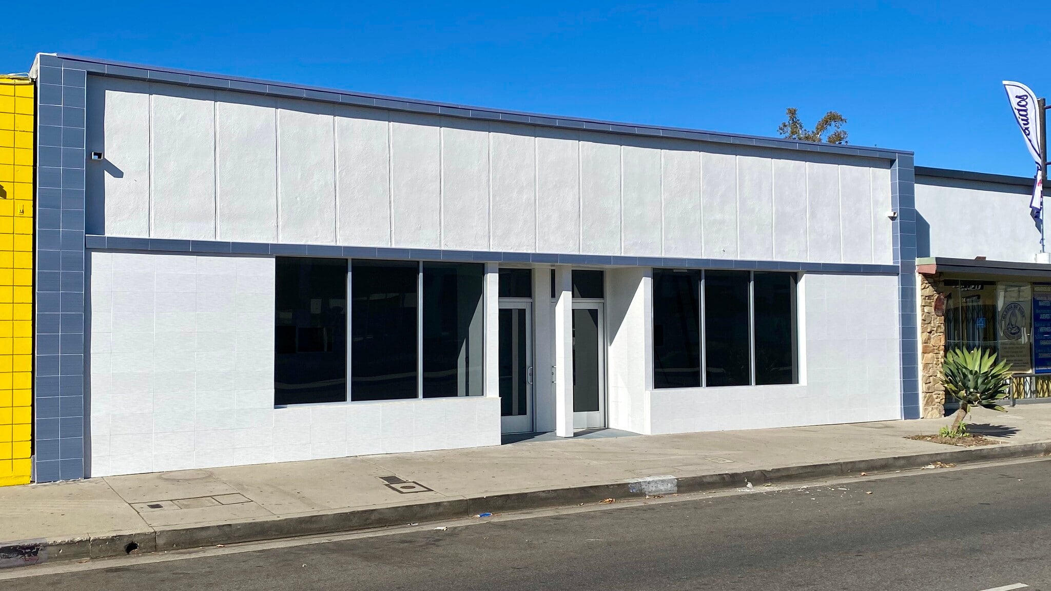7239 Canoga Ave, Canoga Park, CA for Rent