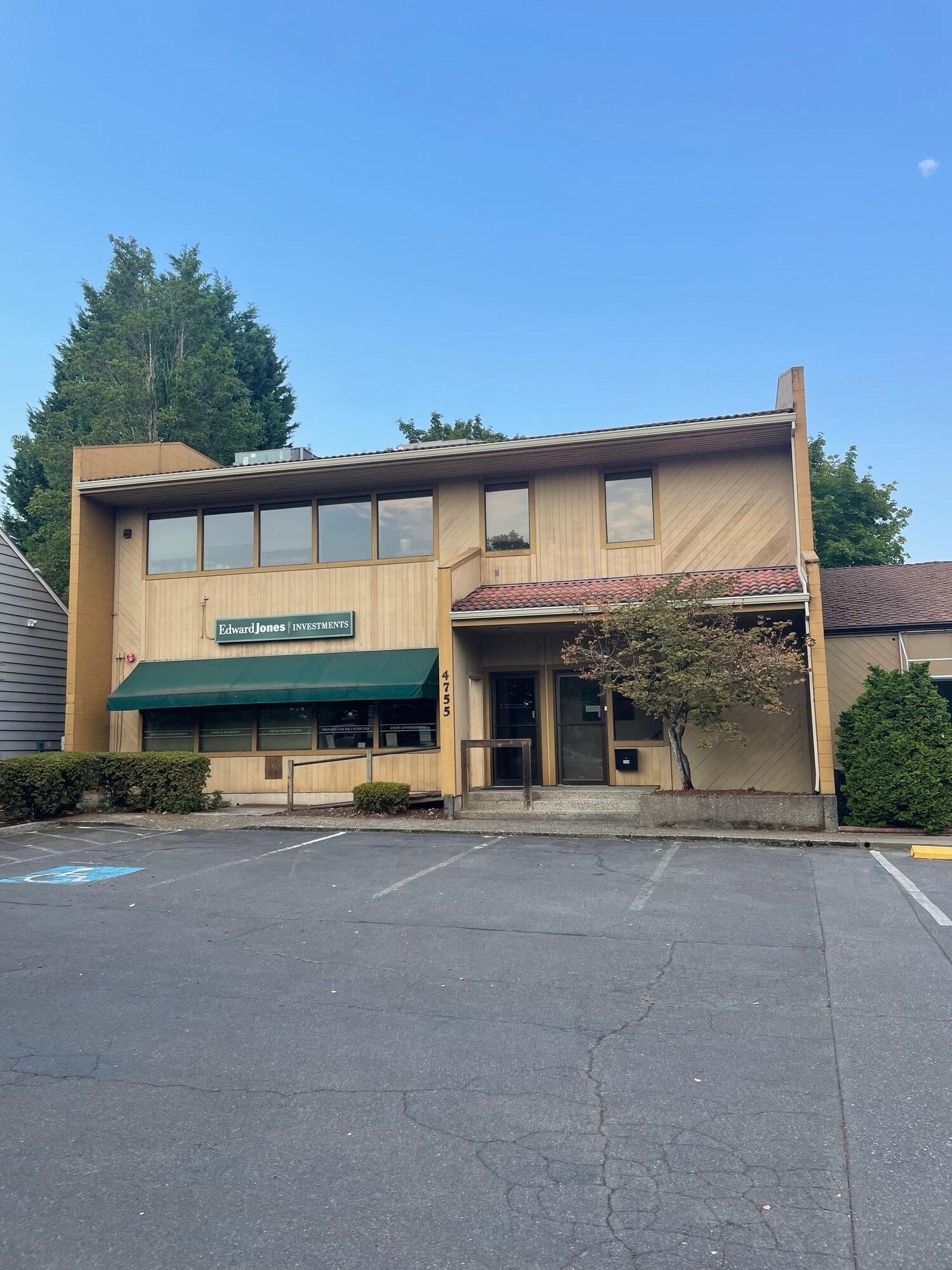 4755 SW Watson Ave, Beaverton, OR for Sale
