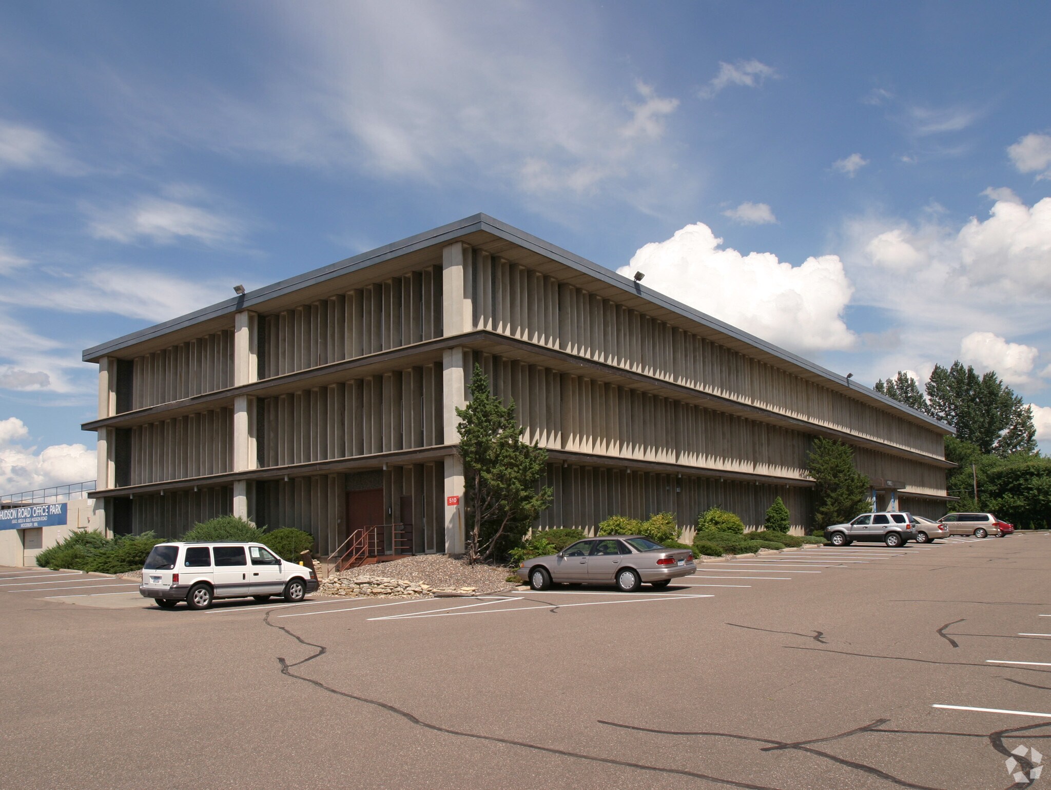 6053 Hudson Rd, Woodbury, MN for Rent
