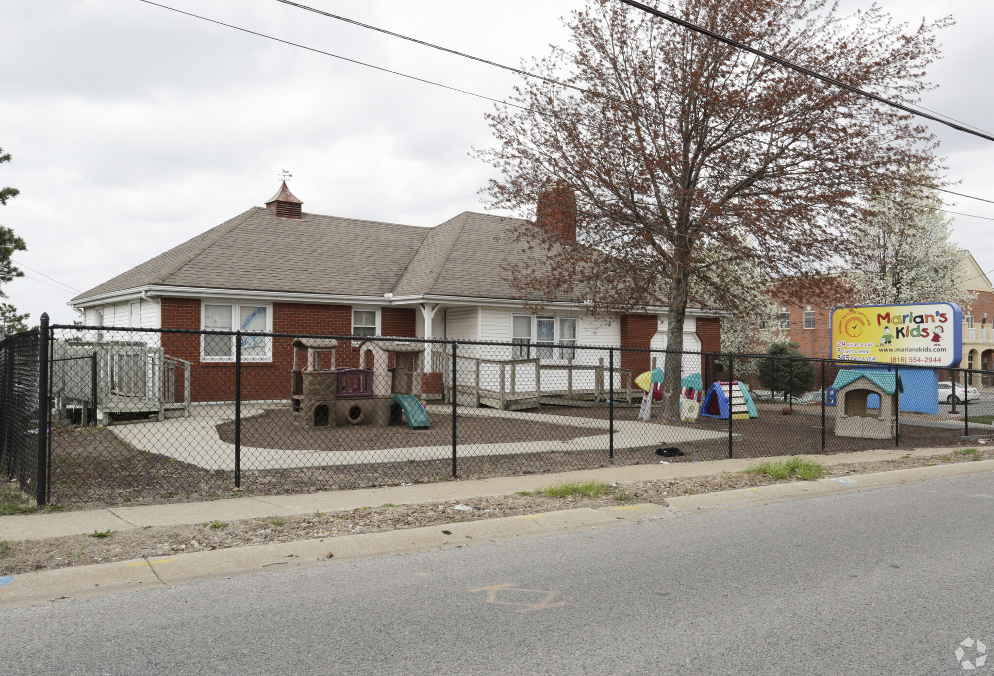 604 SW Jefferson St, Lees Summit, MO for Sale