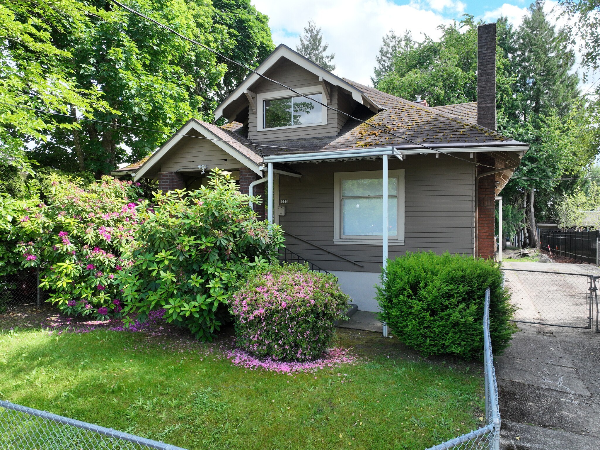 236 NE Knott St, Portland, OR for Sale