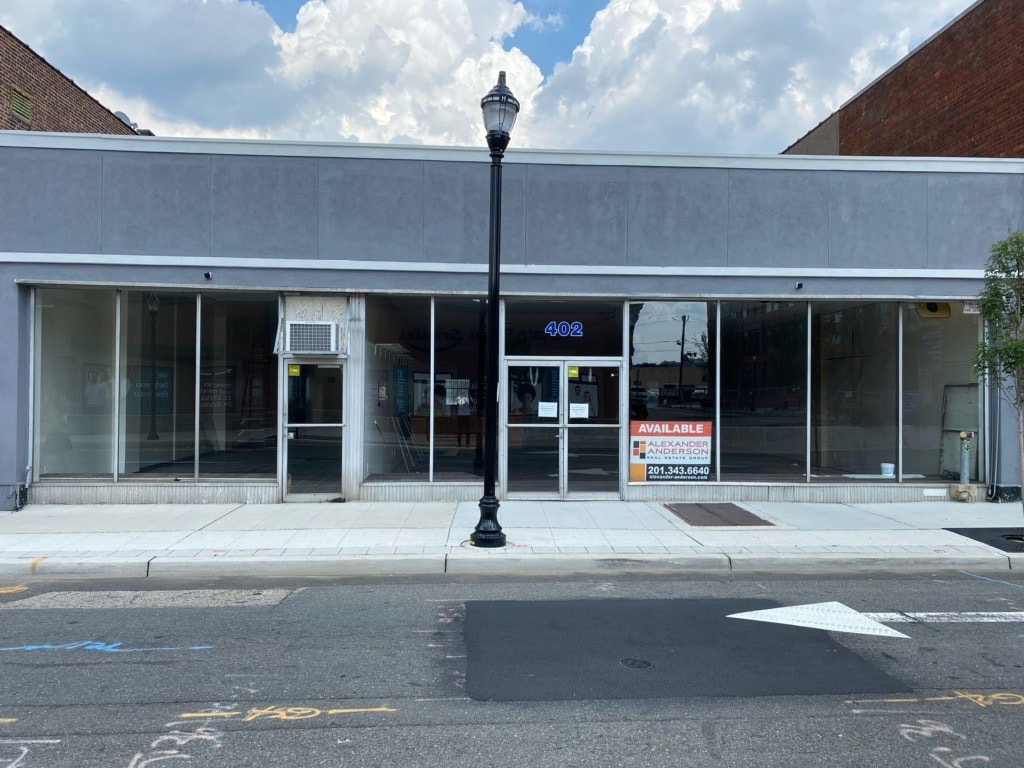 402-406 Main St, Hackensack, NJ for Rent