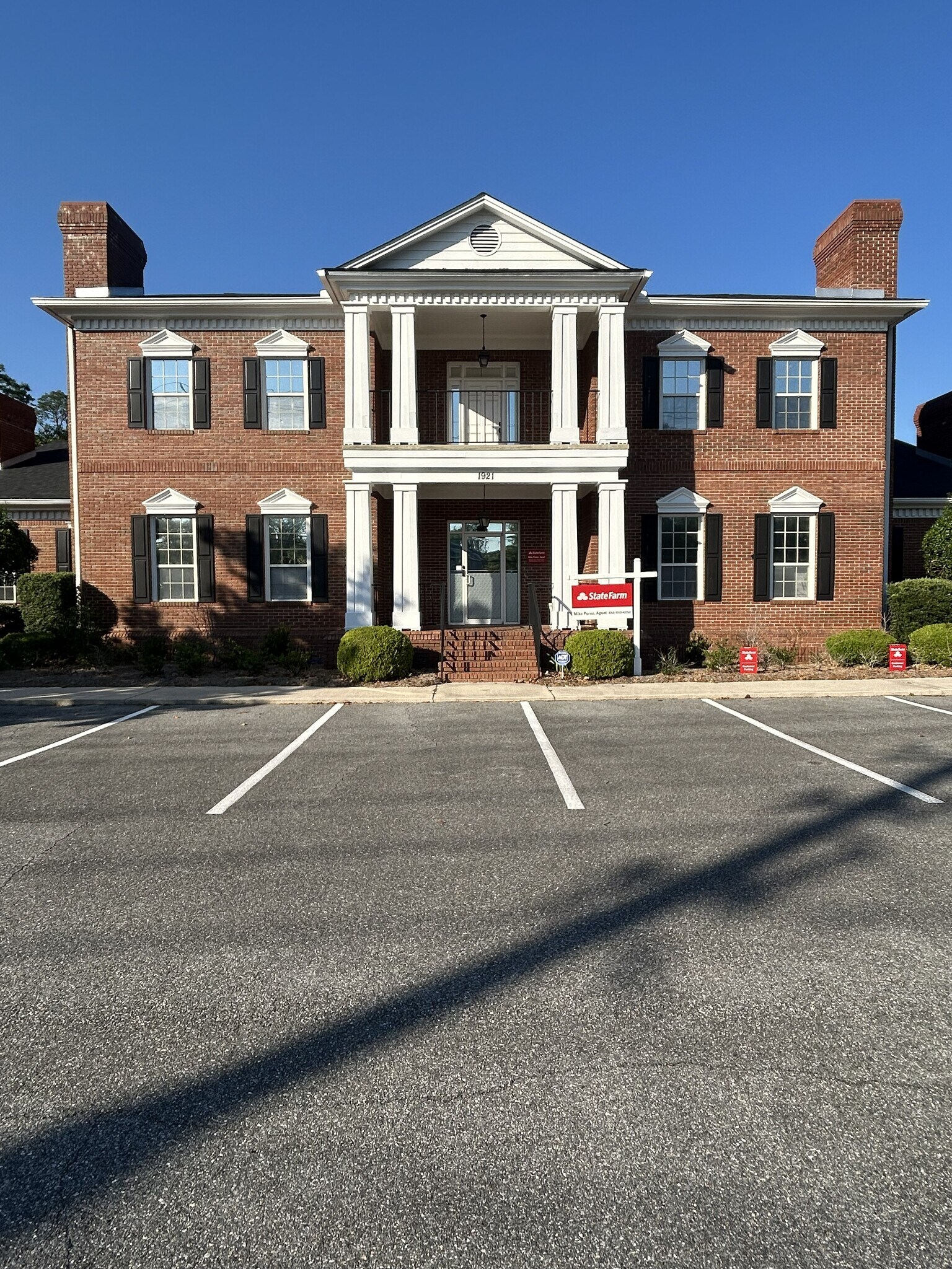 1921 Capital Cir NE, Tallahassee, FL for Rent