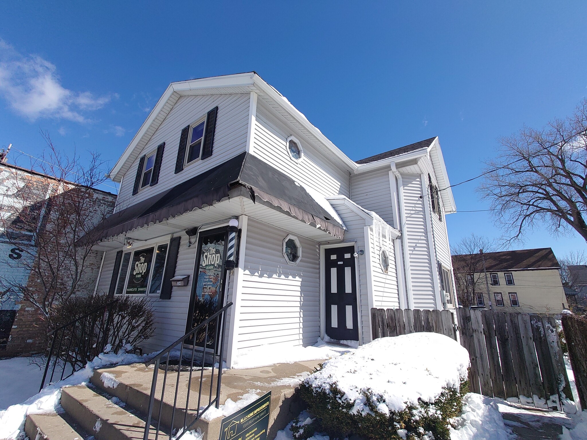 2340 Kinnickinnic Ave, Milwaukee, WI for Sale
