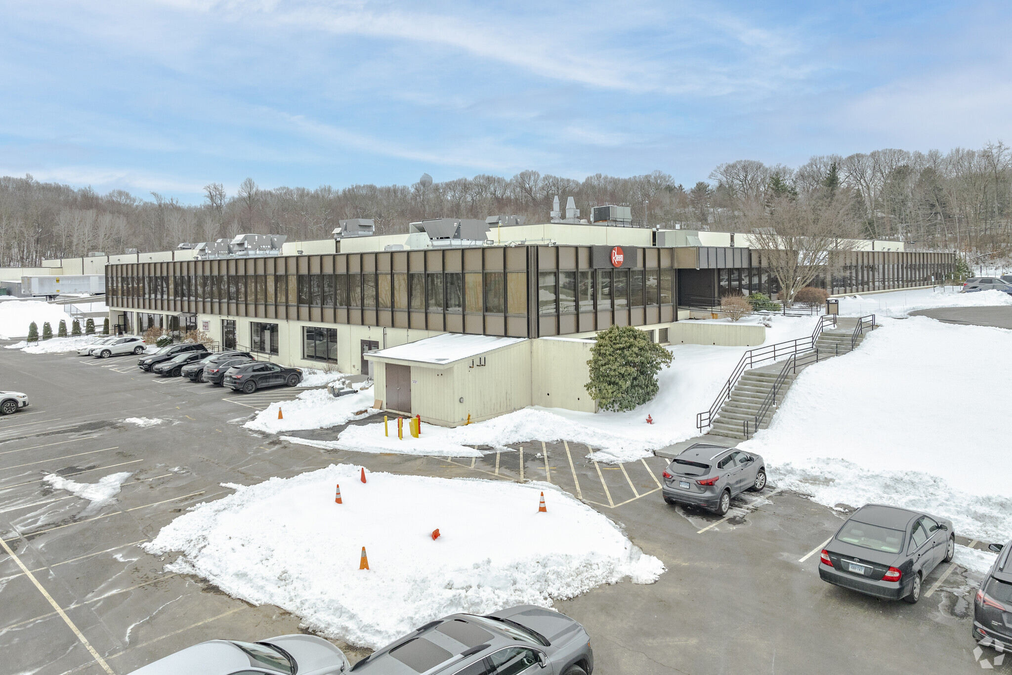 400 Captain Neville Dr, Waterbury, CT for Rent