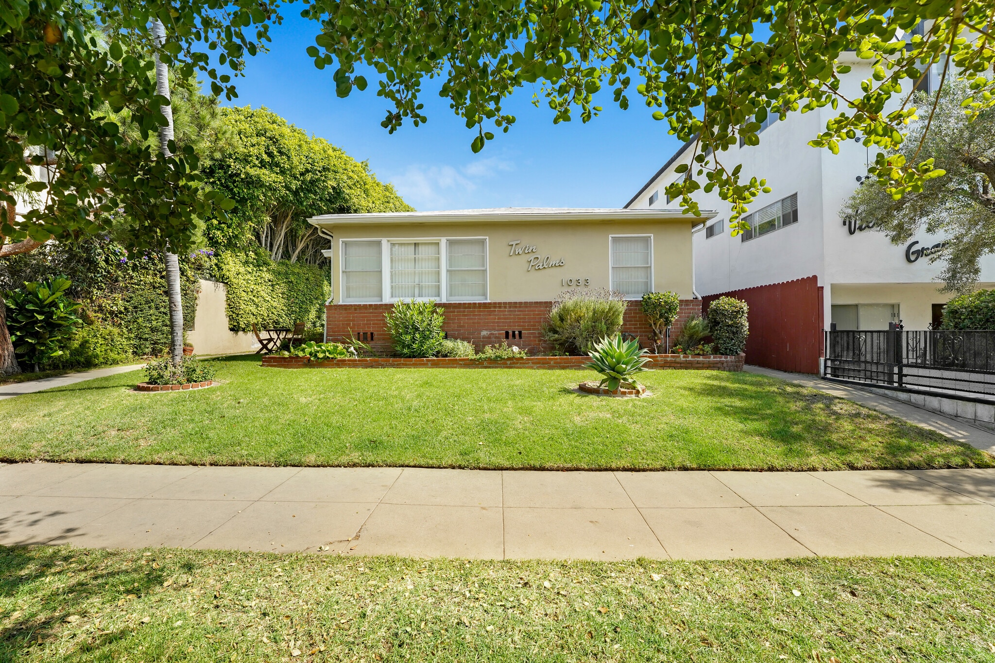 1031-1033 10th St, Santa Monica, CA for Sale
