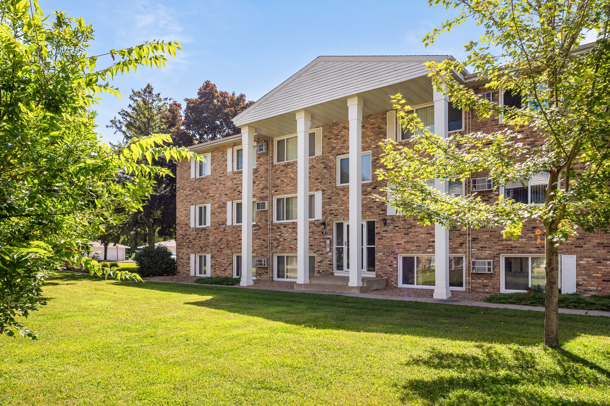 5930-5950 W Broadway Ave, Minneapolis, MN for Sale