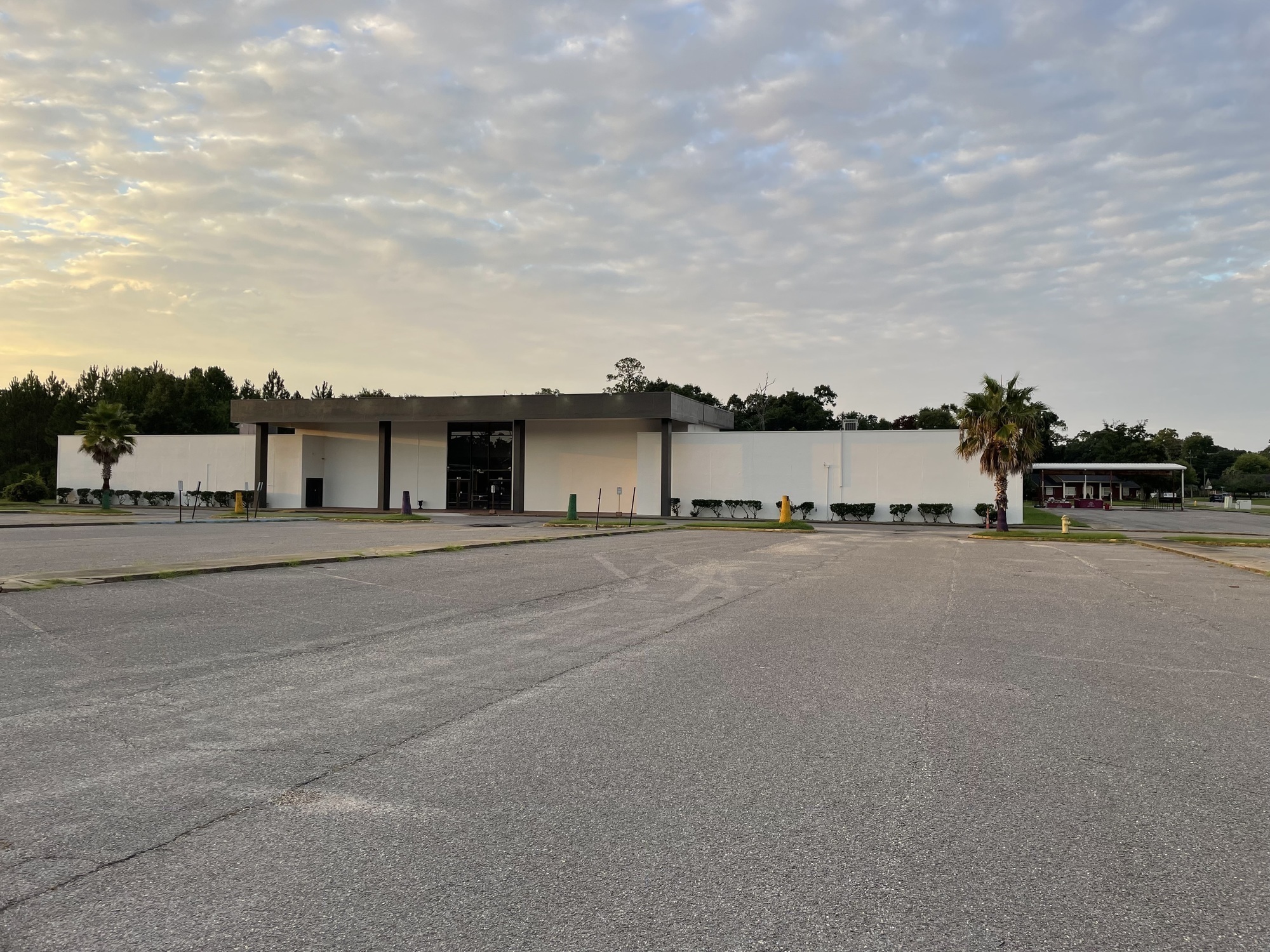 2001 E Pass Rd, Gulfport, MS for Sale