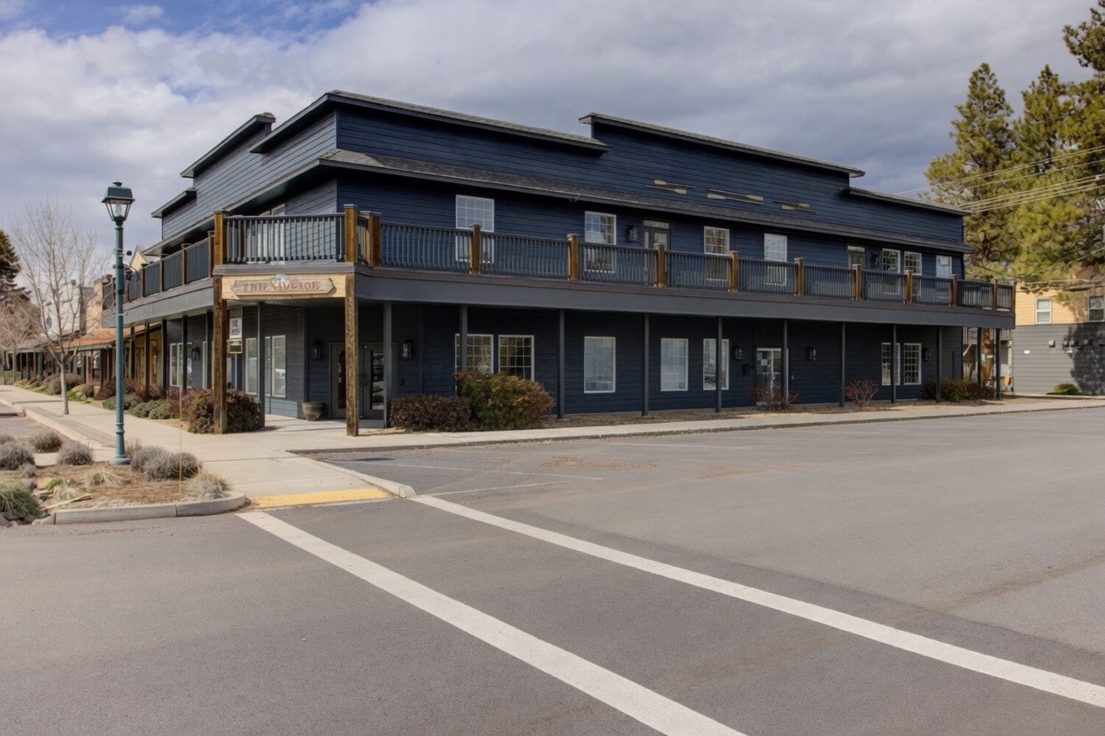 192 E Main Ave, Sisters, OR for Rent
