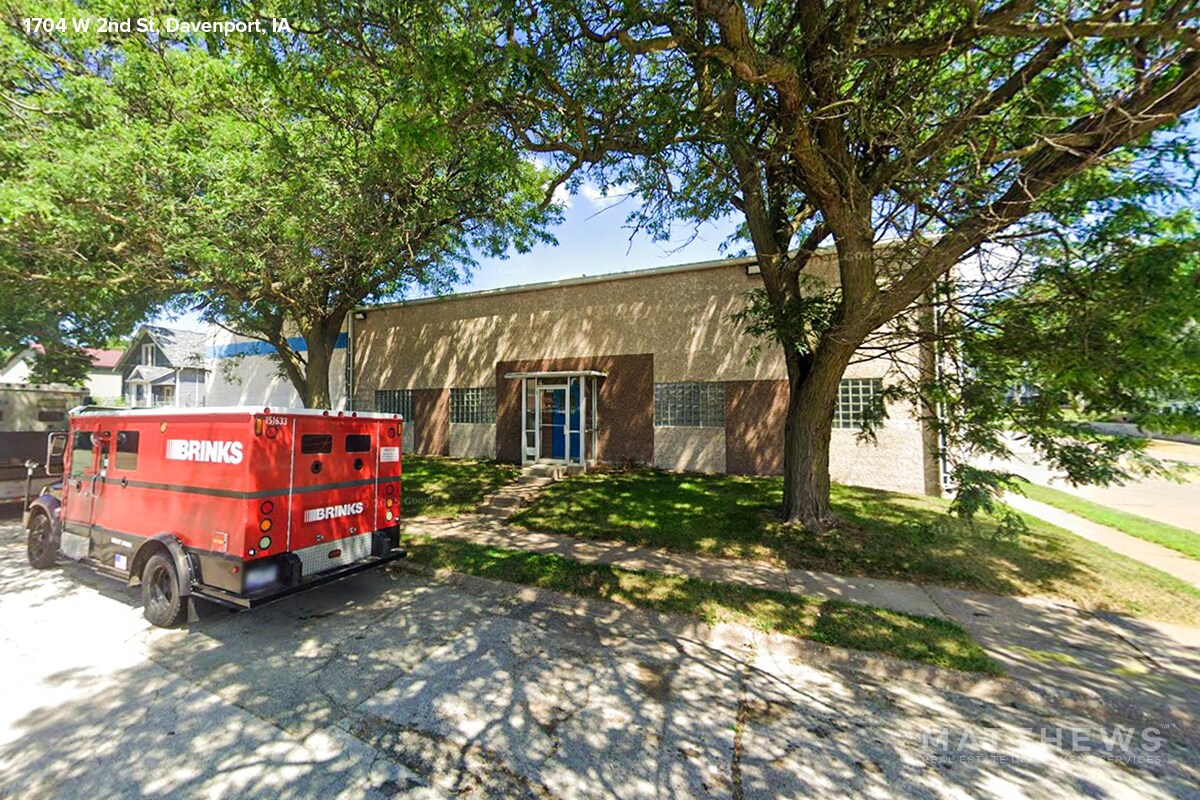 1704 W 2nd St, Davenport, IA for Sale