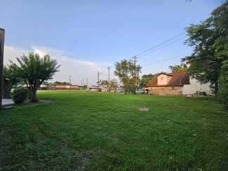 Pearland, TX Commercial - 2008 Broadway St