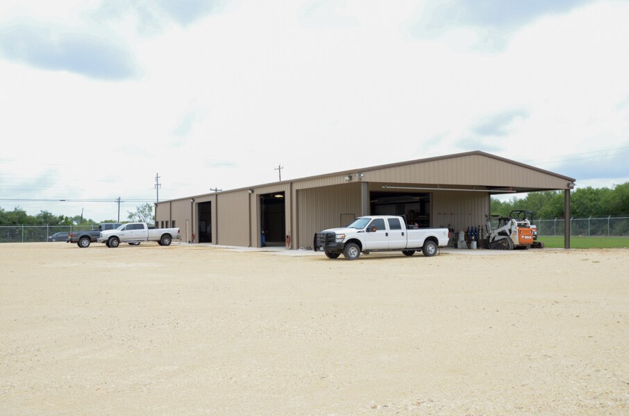 3093 County Road 1005, Pearsall, TX for Sale