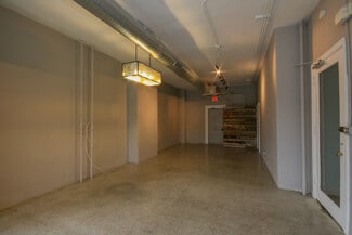 Indianapolis, IN Retail - 28 E 16th St