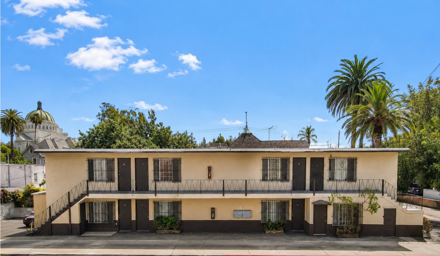 1143 W 28th St, Los Angeles, CA for Sale