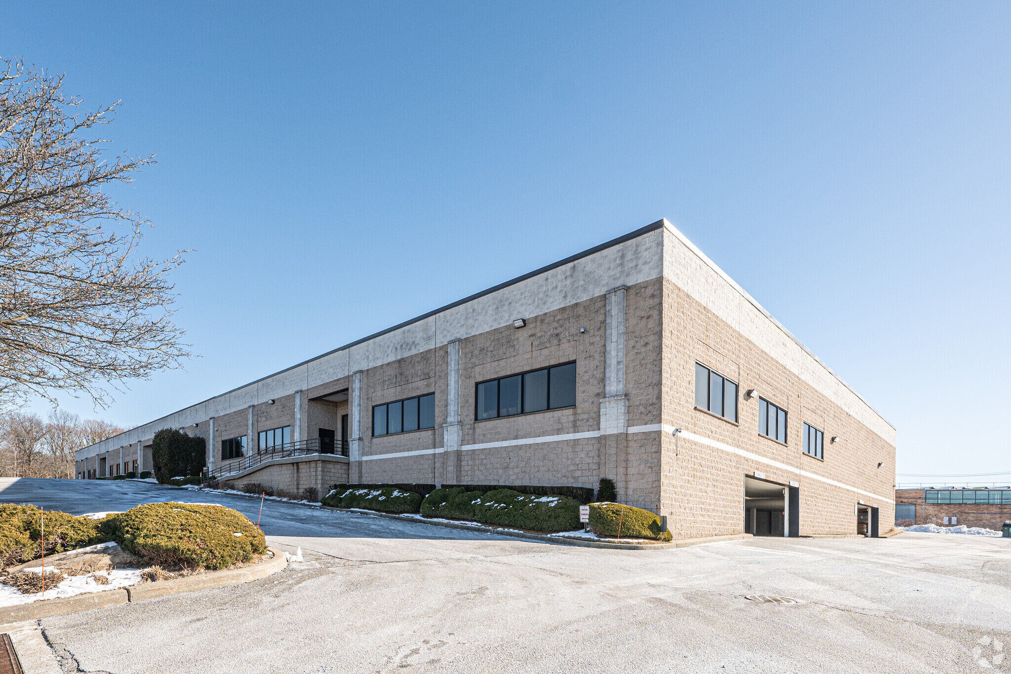 137 Commercial St, Plainview, NY for Rent