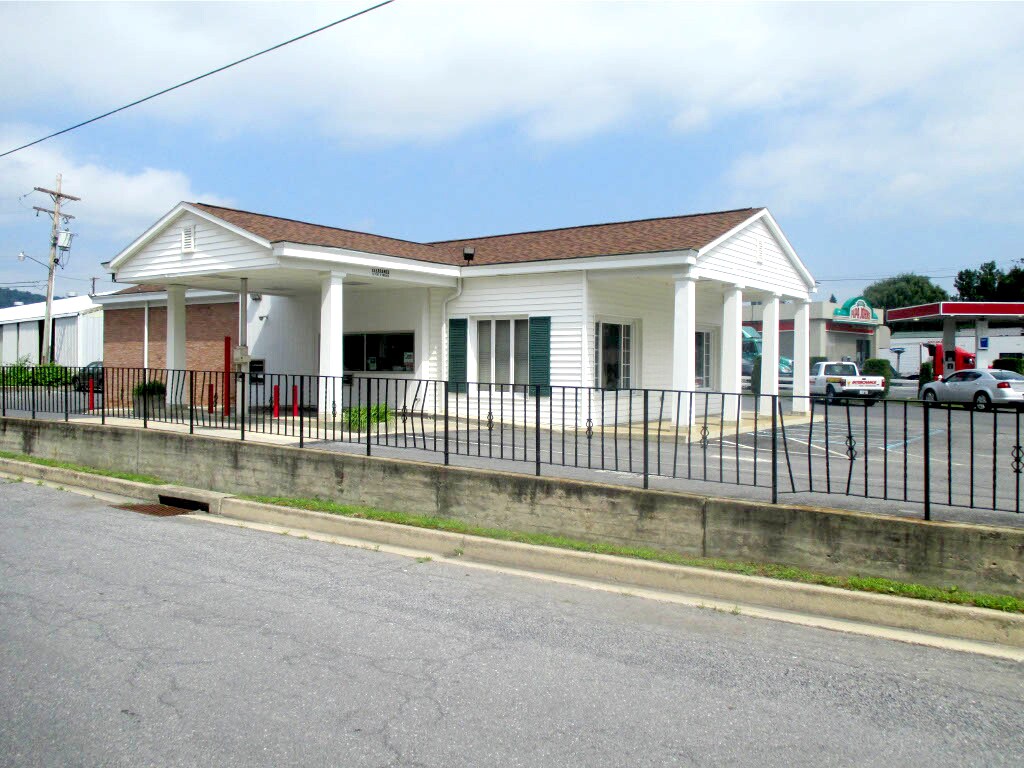 155 N Richard St, Bedford, PA for Sale